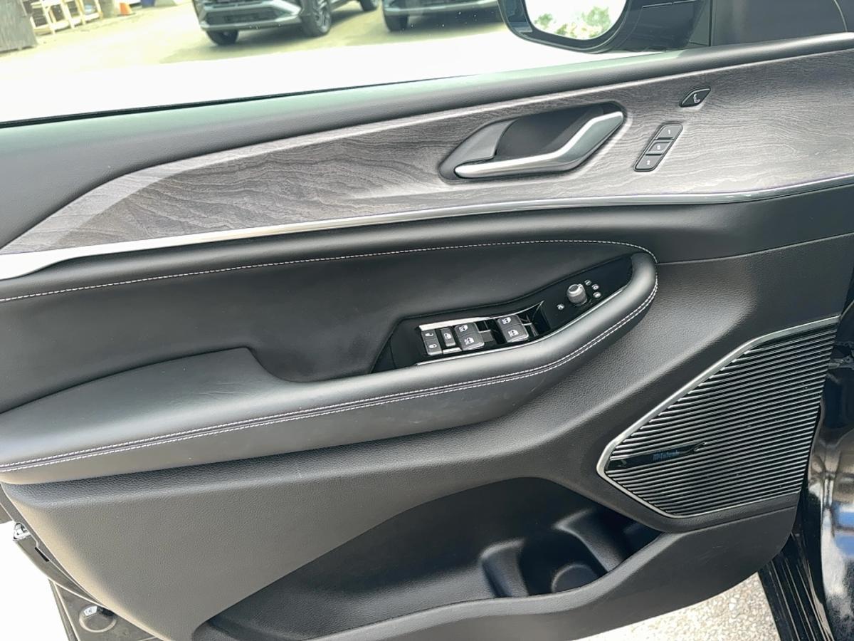 2023 Jeep Grand Cherokee - Image 7