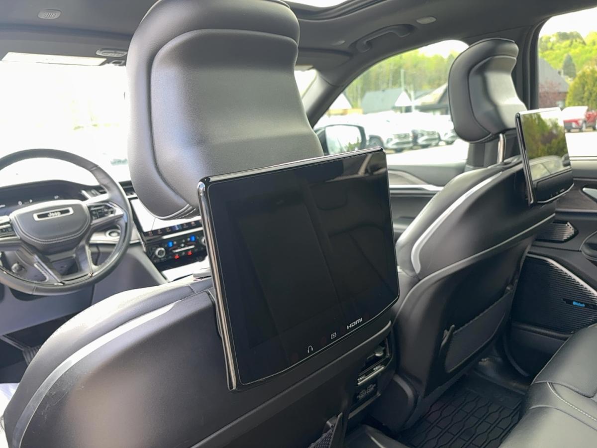 2023 Jeep Grand Cherokee - Image 17