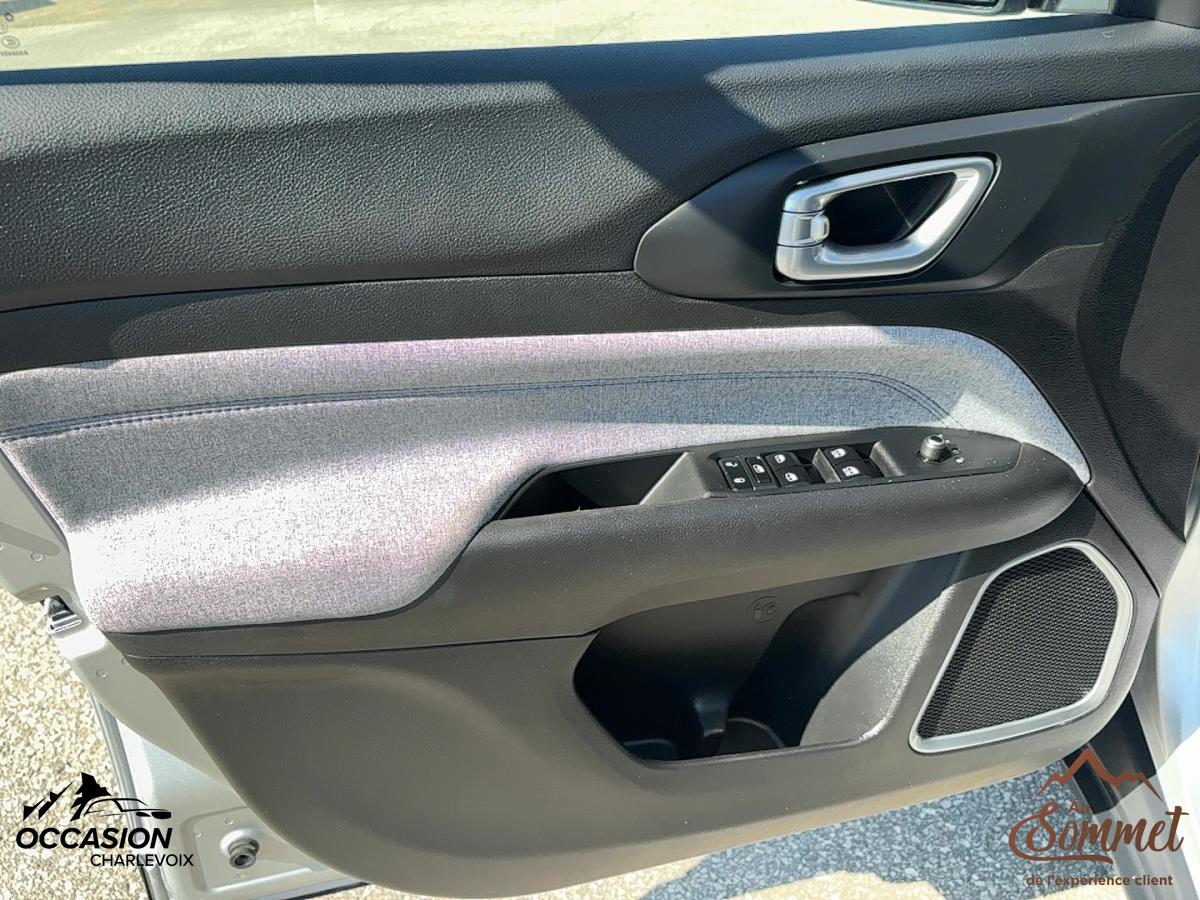 2025 Jeep Compass - Image 7