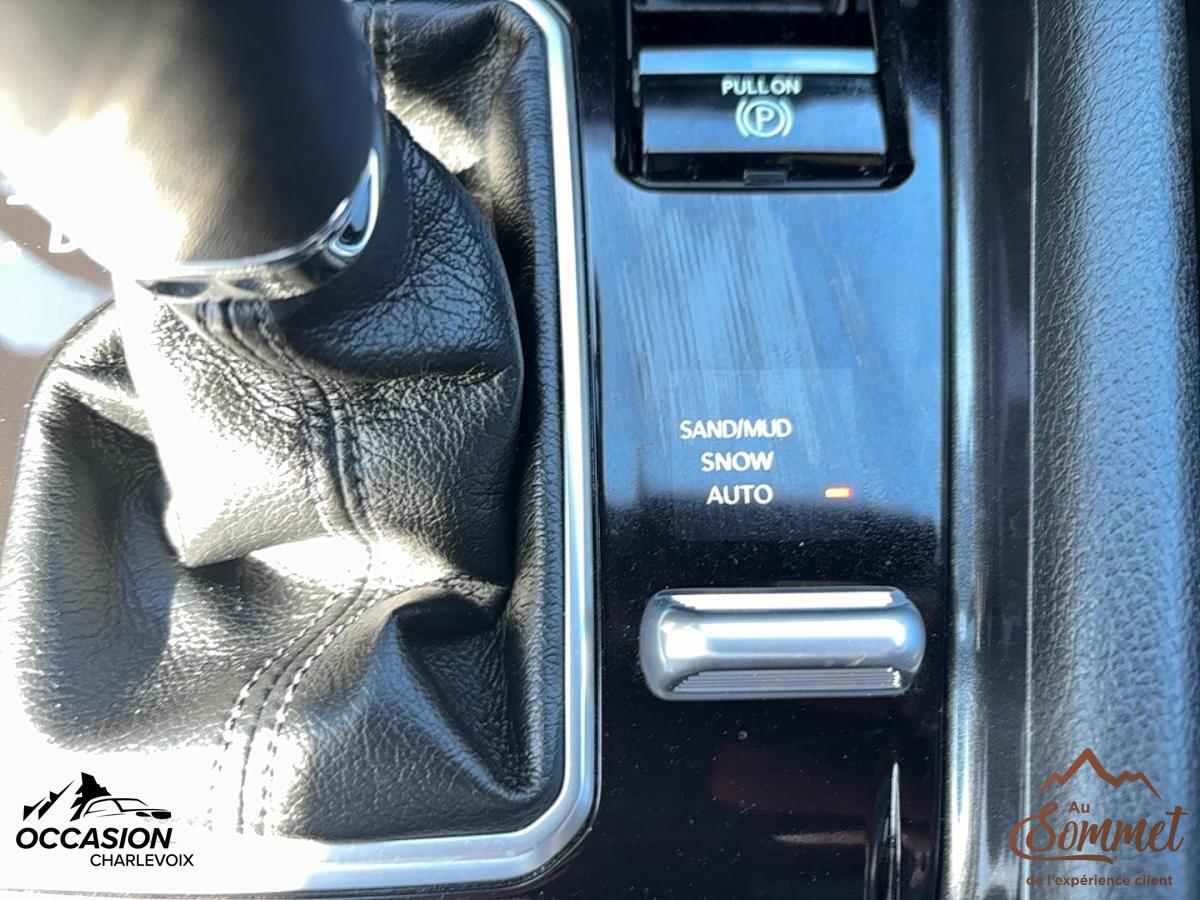2025 Jeep Compass - Image 16