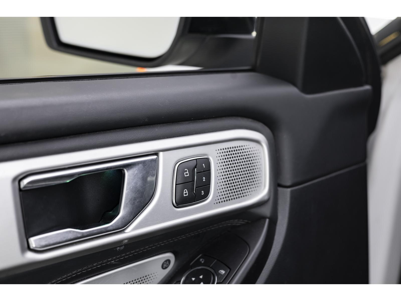 2020 Ford Explorer - Image 21