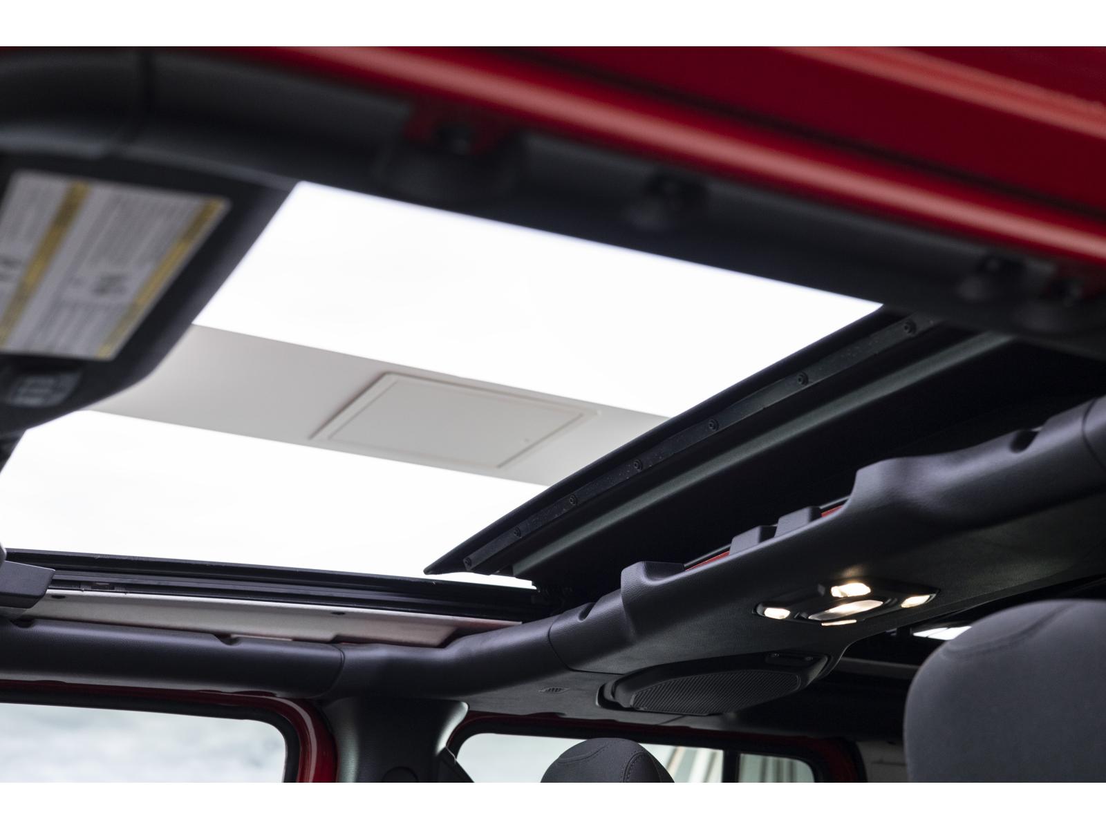 2020 Jeep Wrangler - Image 17