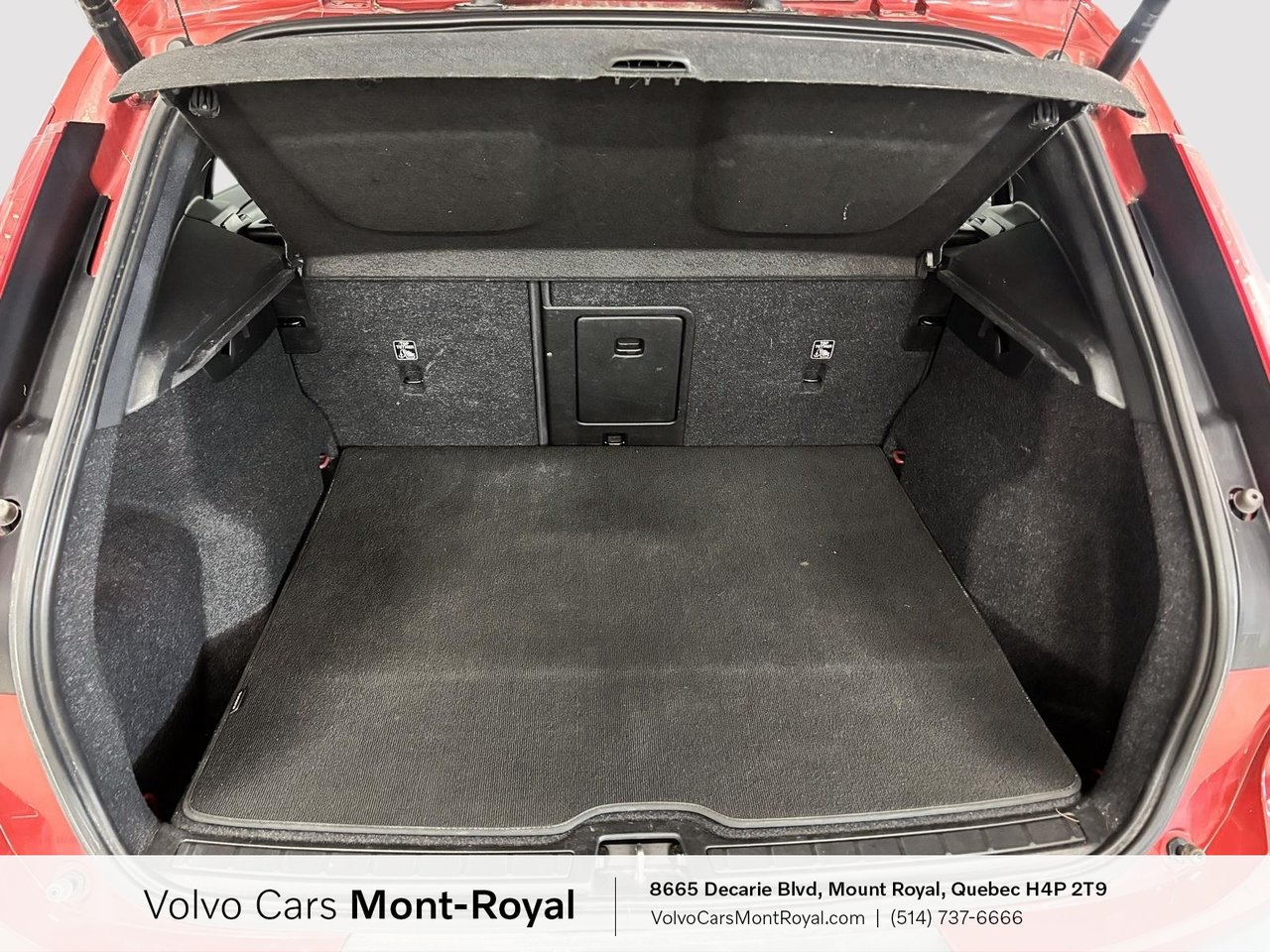 2021 Volvo XC40 - Image 5