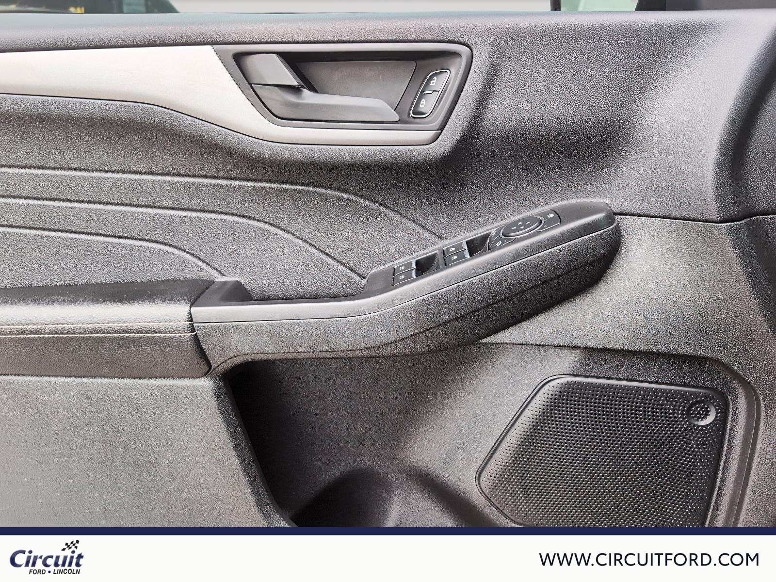 2025 Ford Escape - Image 11