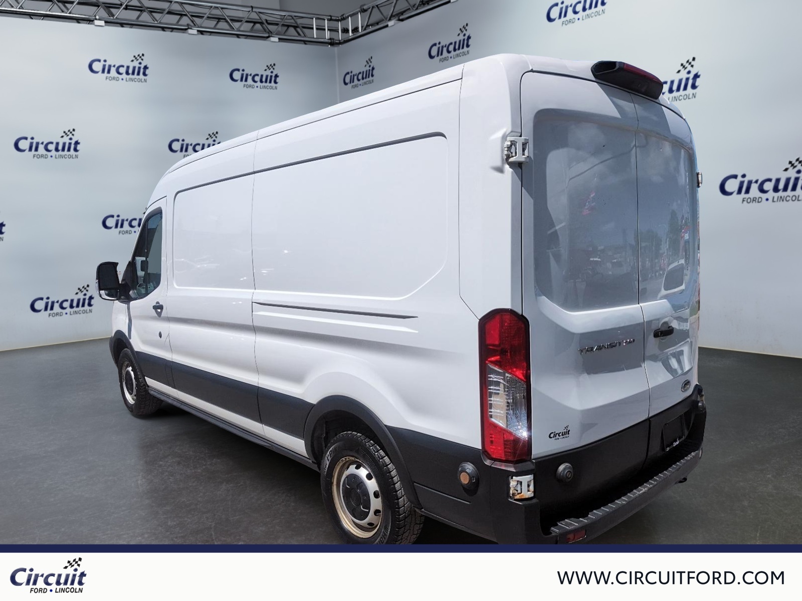 2019 Ford Transit Cargo Van - Image 4
