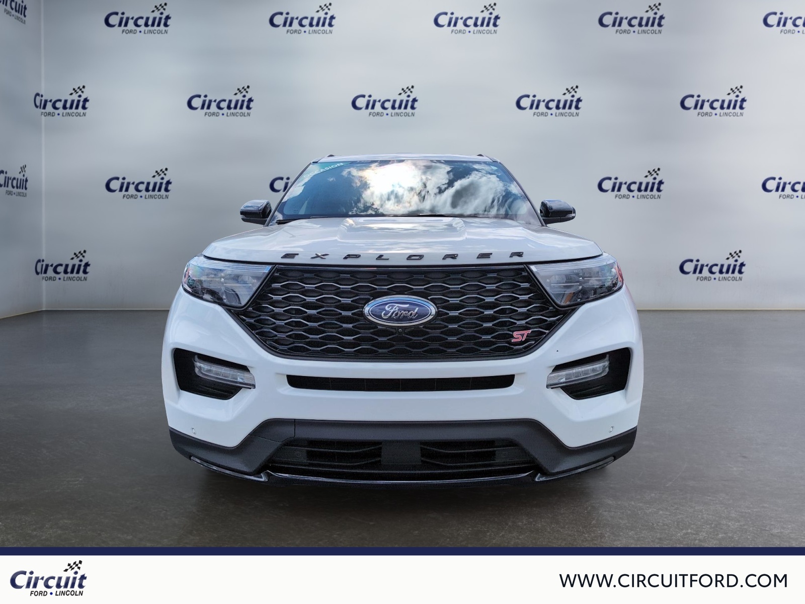 2023 Ford Explorer - Image 2