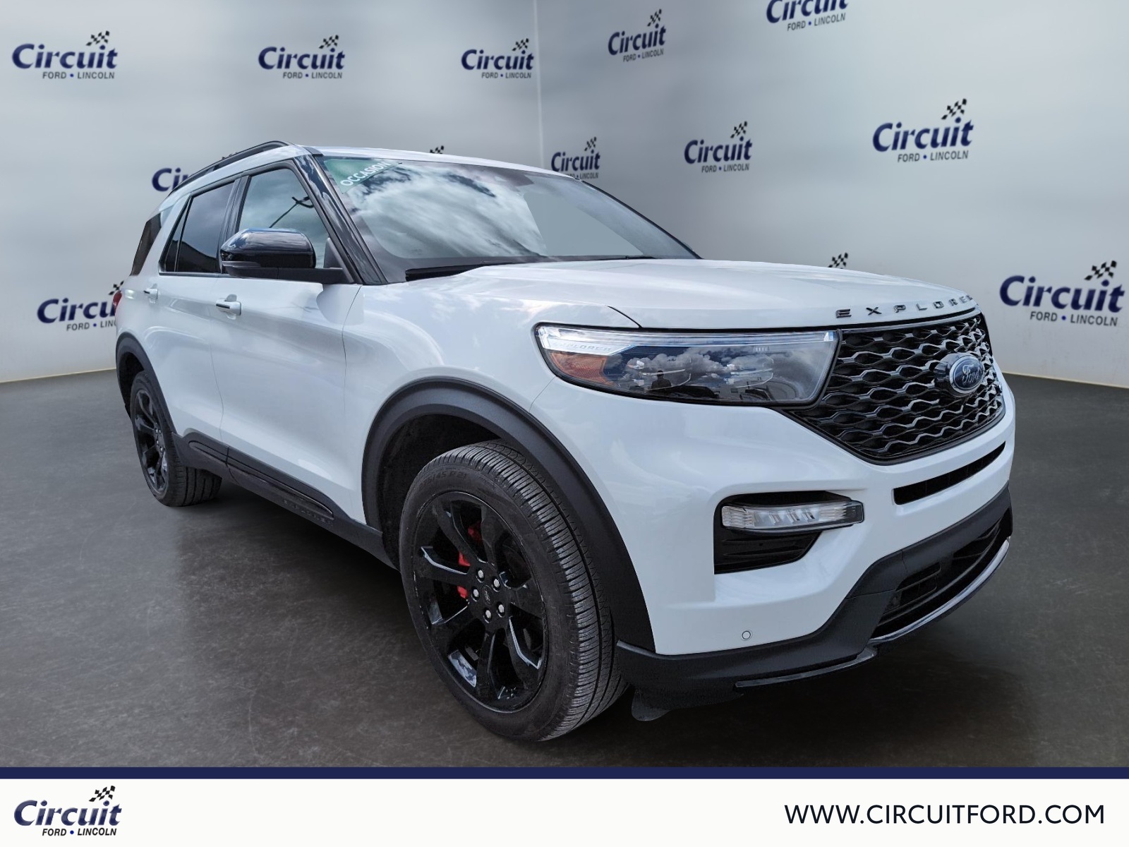 2023 Ford Explorer - Image 3