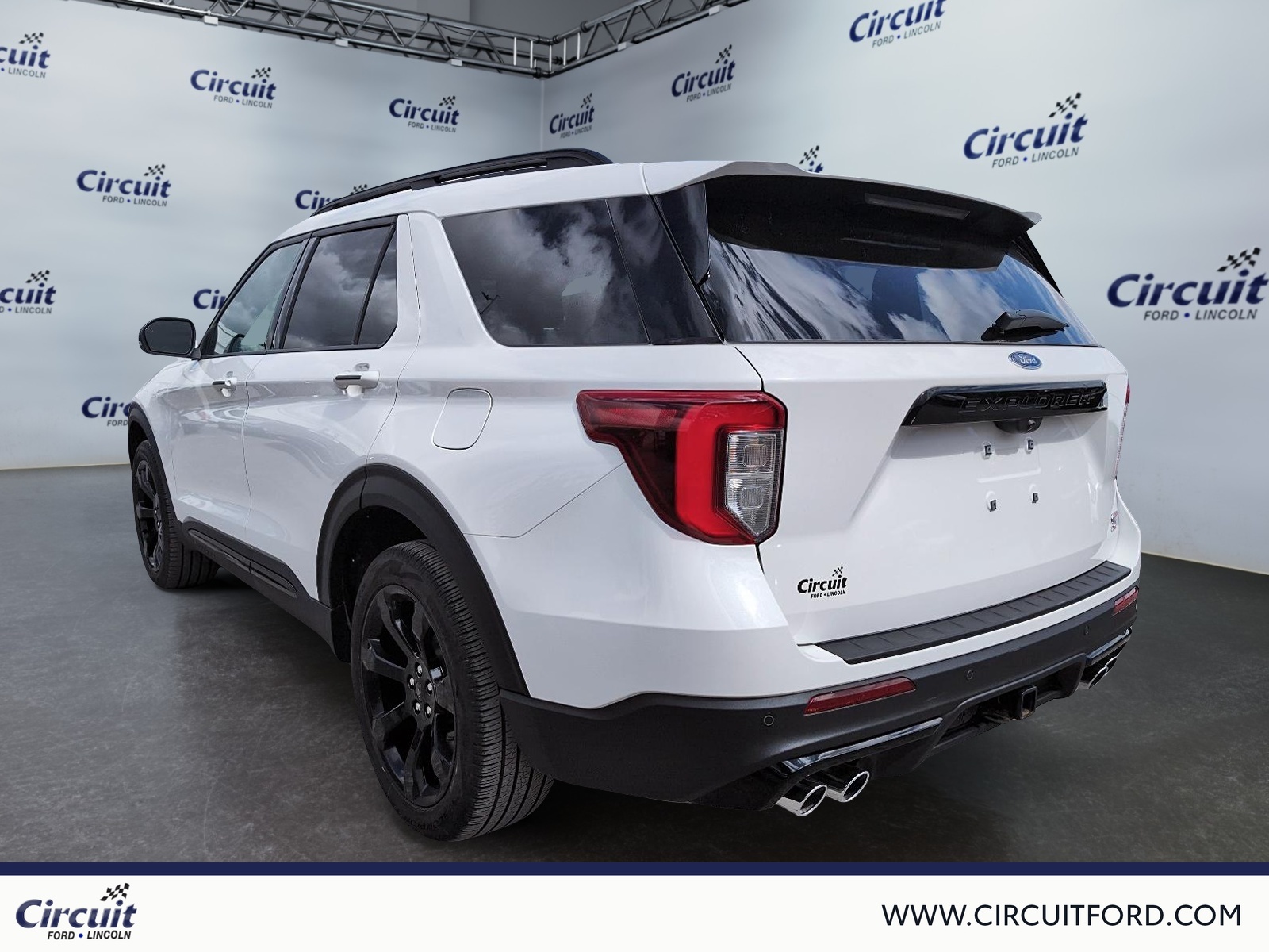 2023 Ford Explorer - Image 5