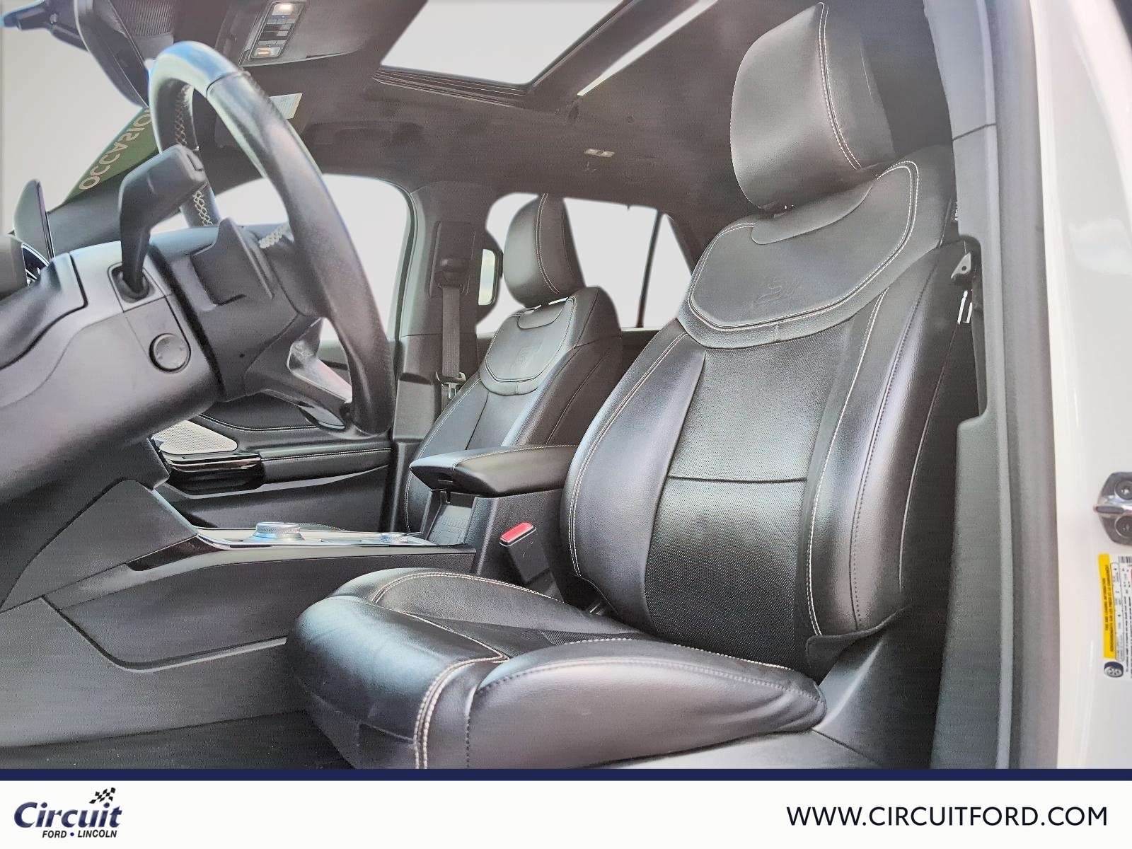 2023 Ford Explorer - Image 9