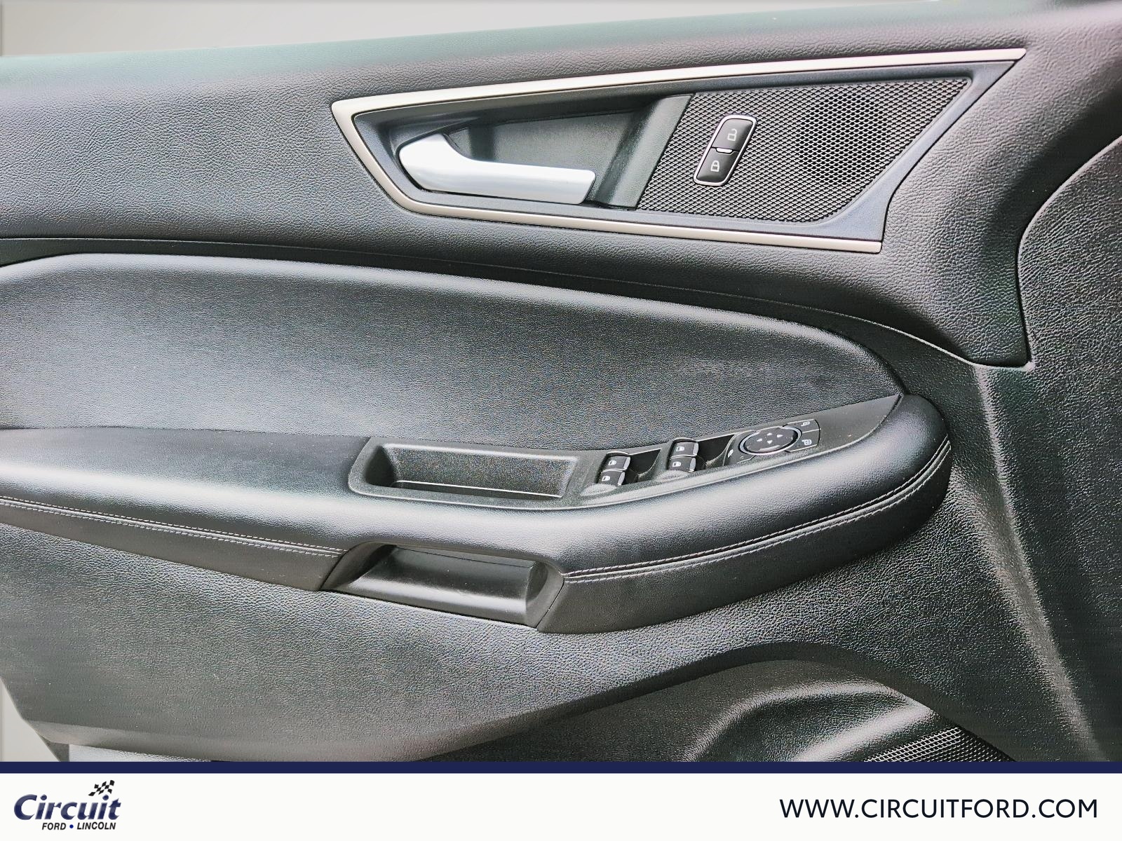 2022 Ford Edge - Image 11