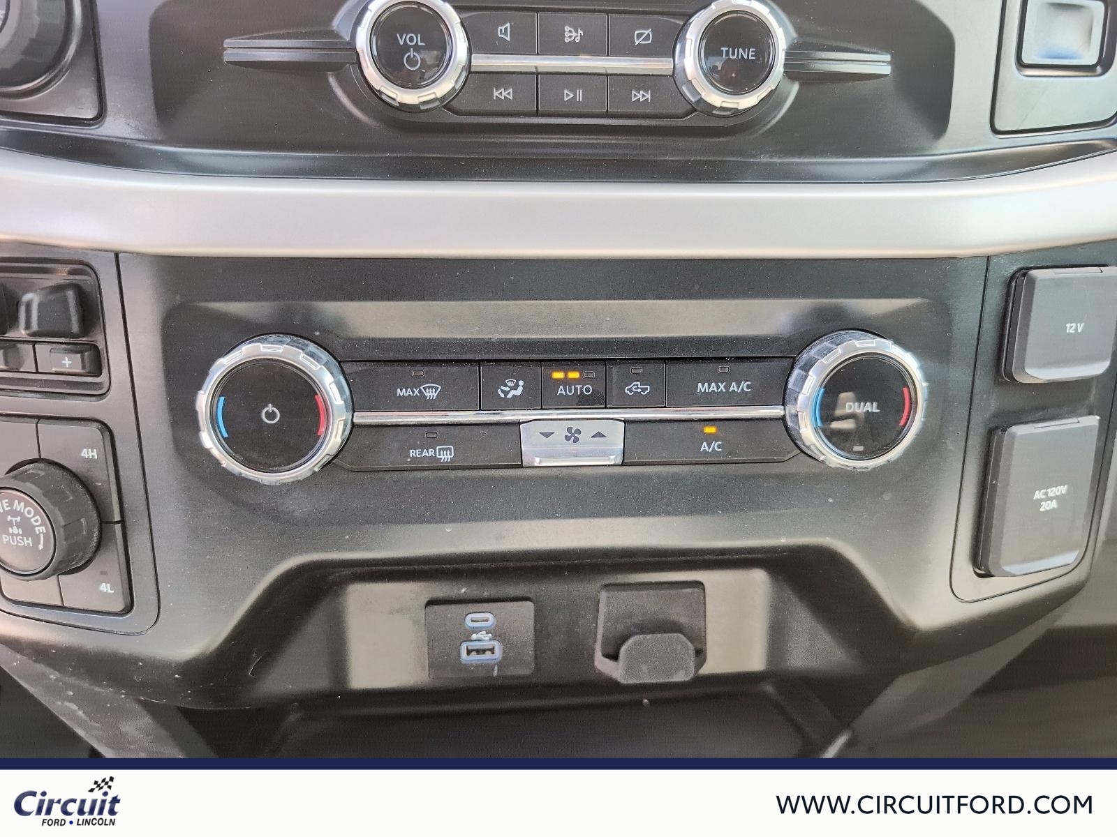 2022 Ford F-150 - Image 13