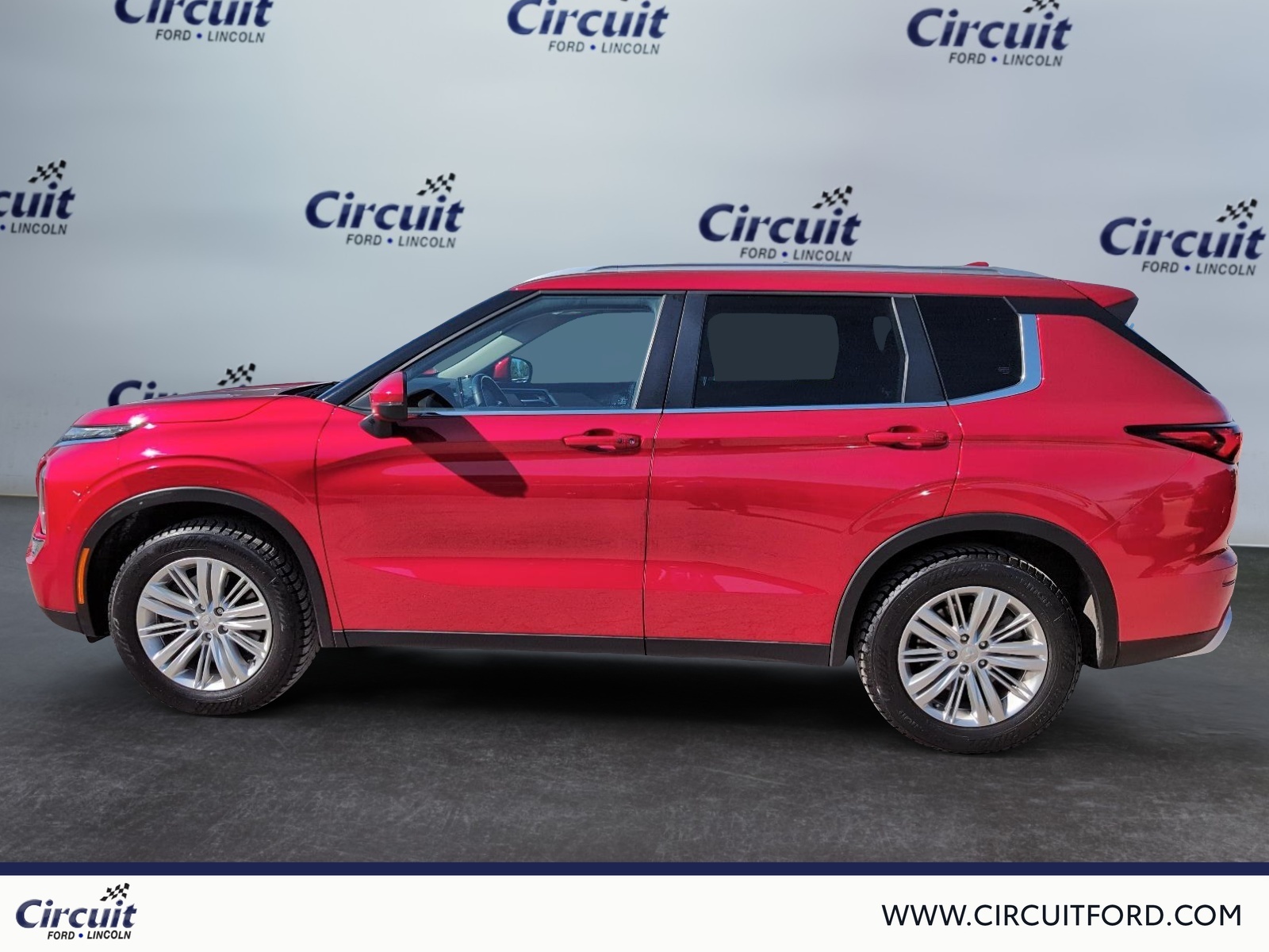 2022 Mitsubishi Outlander - Image 6