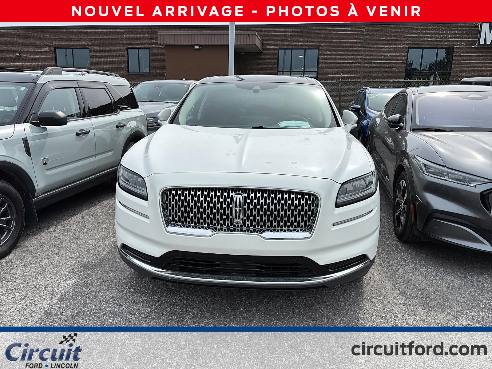 2022 Lincoln Nautilus - Image 2