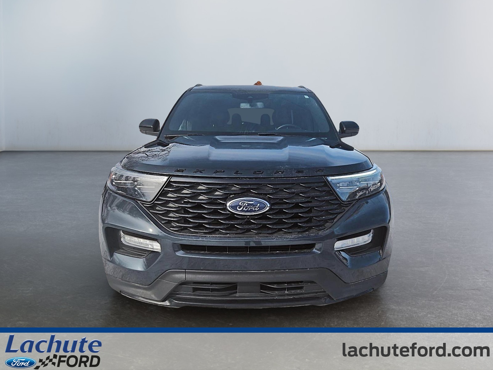 2023 Ford Explorer - Image 2