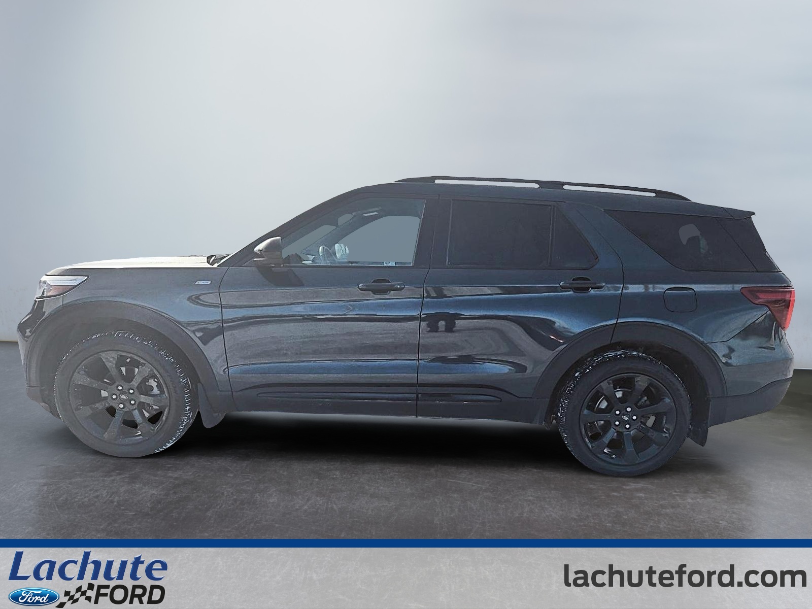 2023 Ford Explorer - Image 6