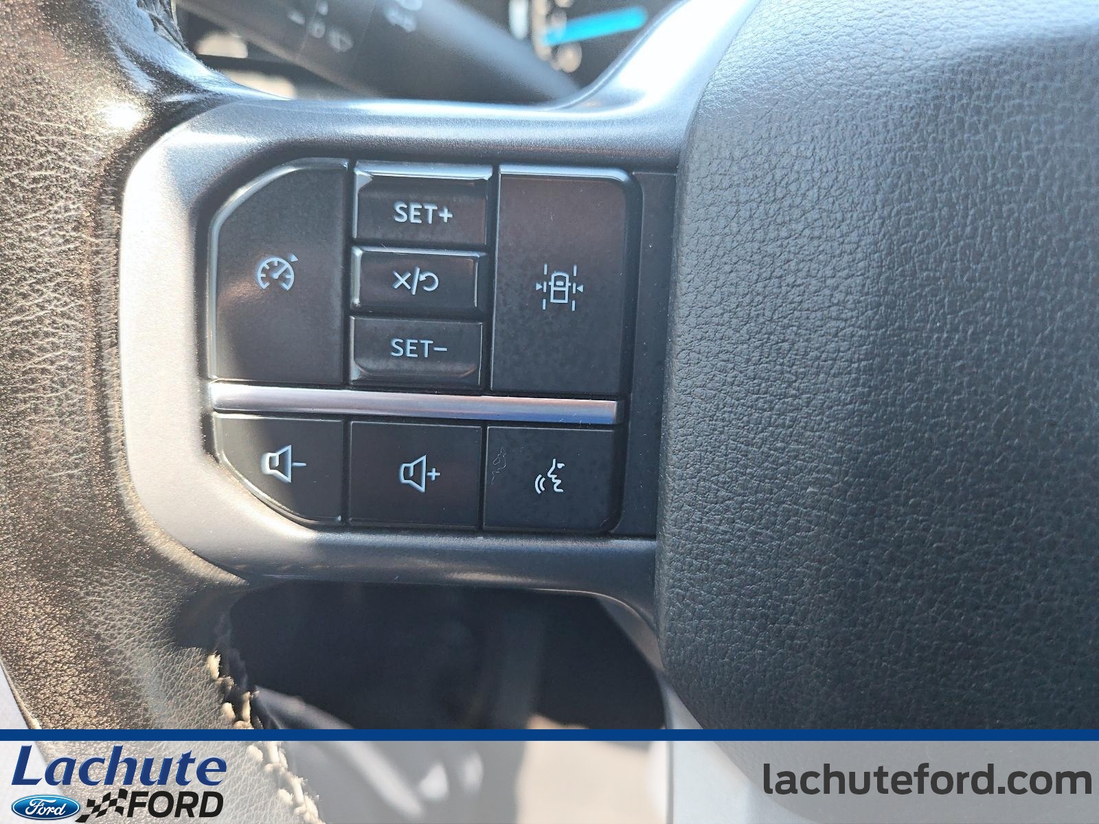 2023 Ford F-150 - Image 24