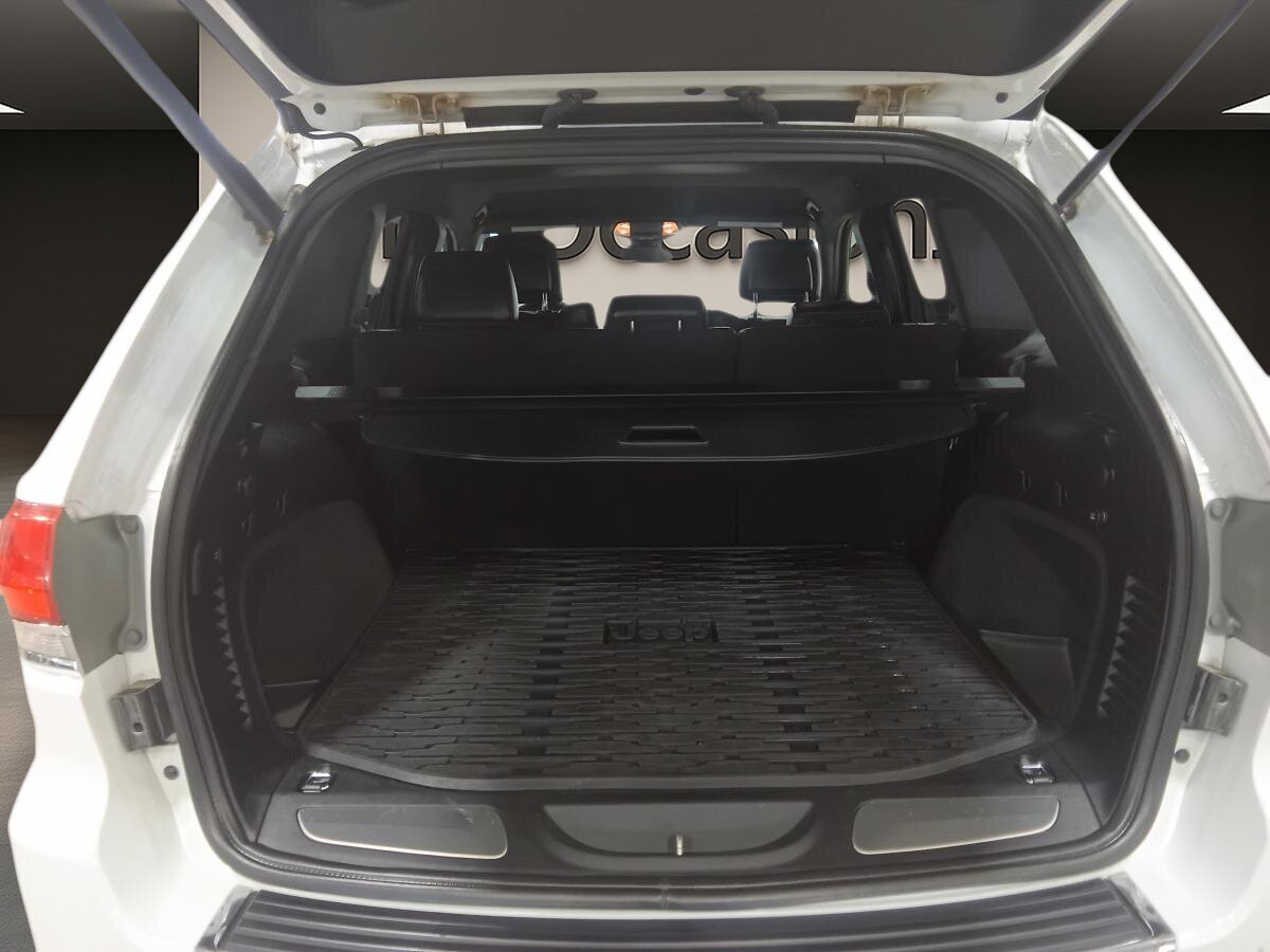 2018 Jeep Grand Cherokee - Image 7