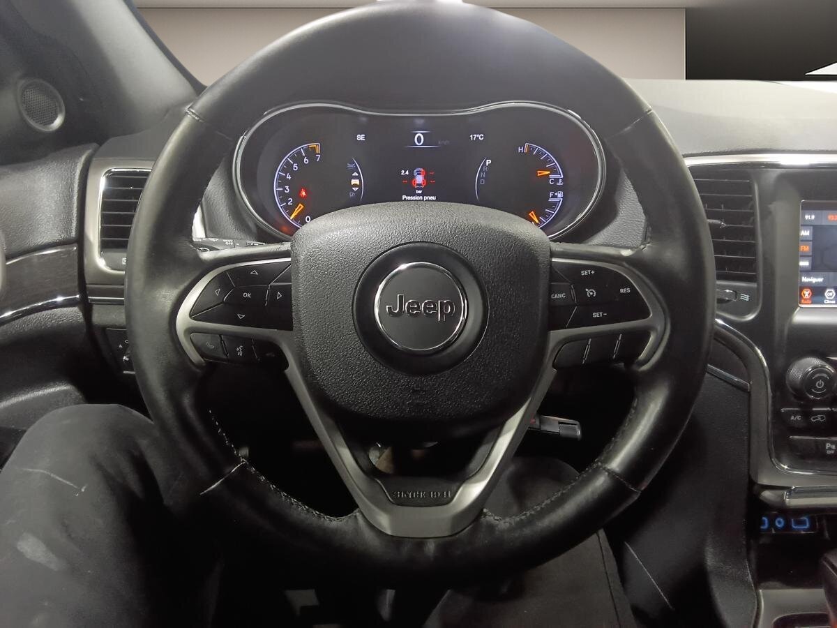 2018 Jeep Grand Cherokee - Image 15