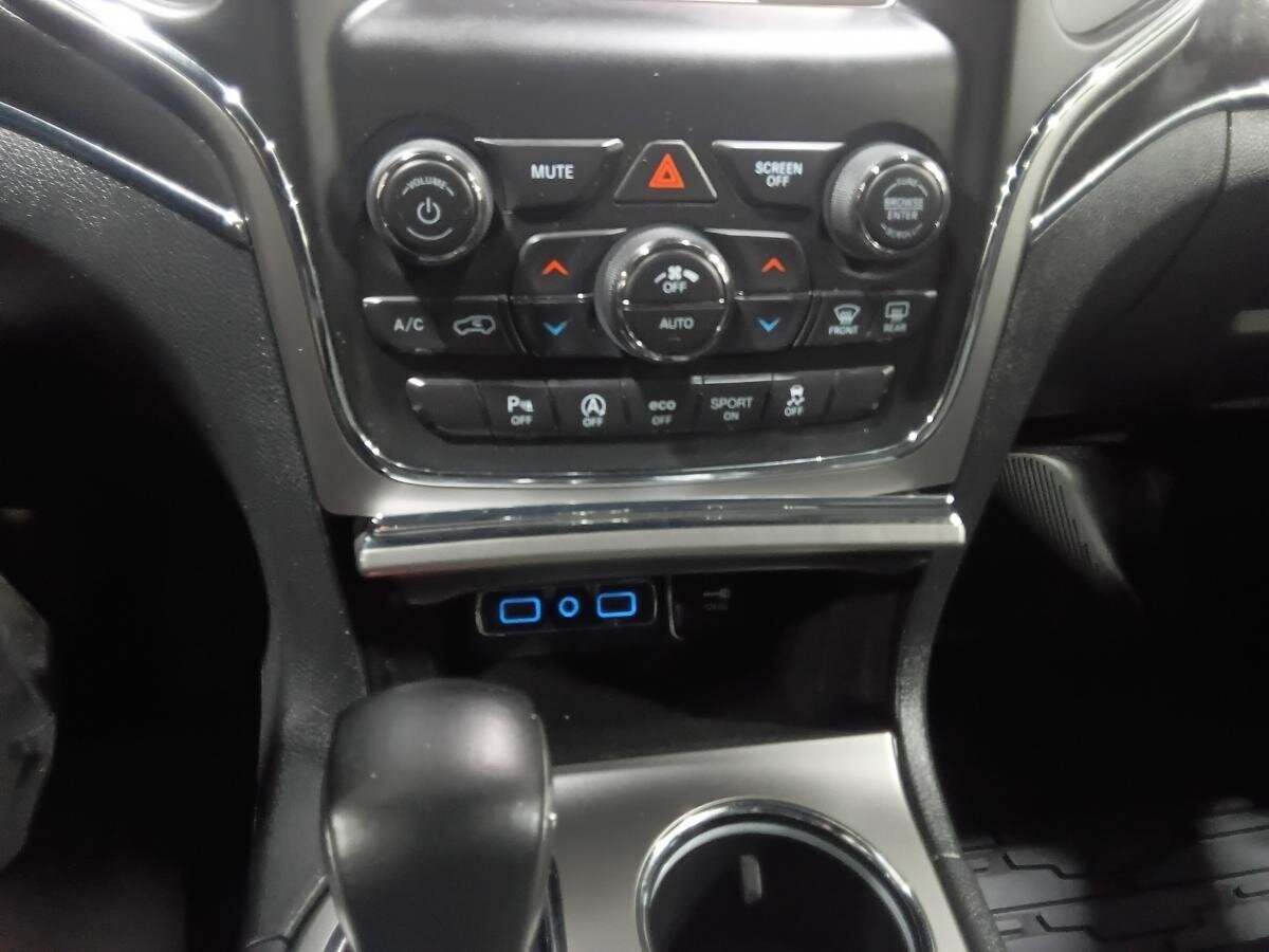 2018 Jeep Grand Cherokee - Image 17