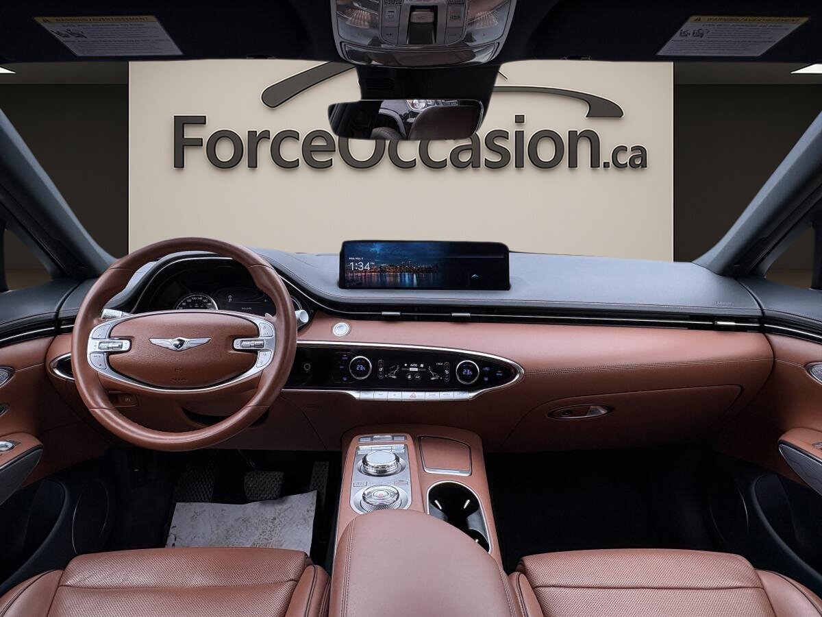 2022 Genesis GV70 - Image 4