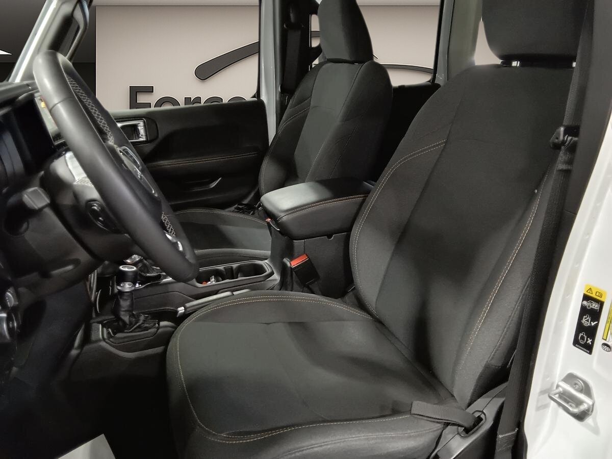 2025 Jeep Wrangler 4 Door - Image 7