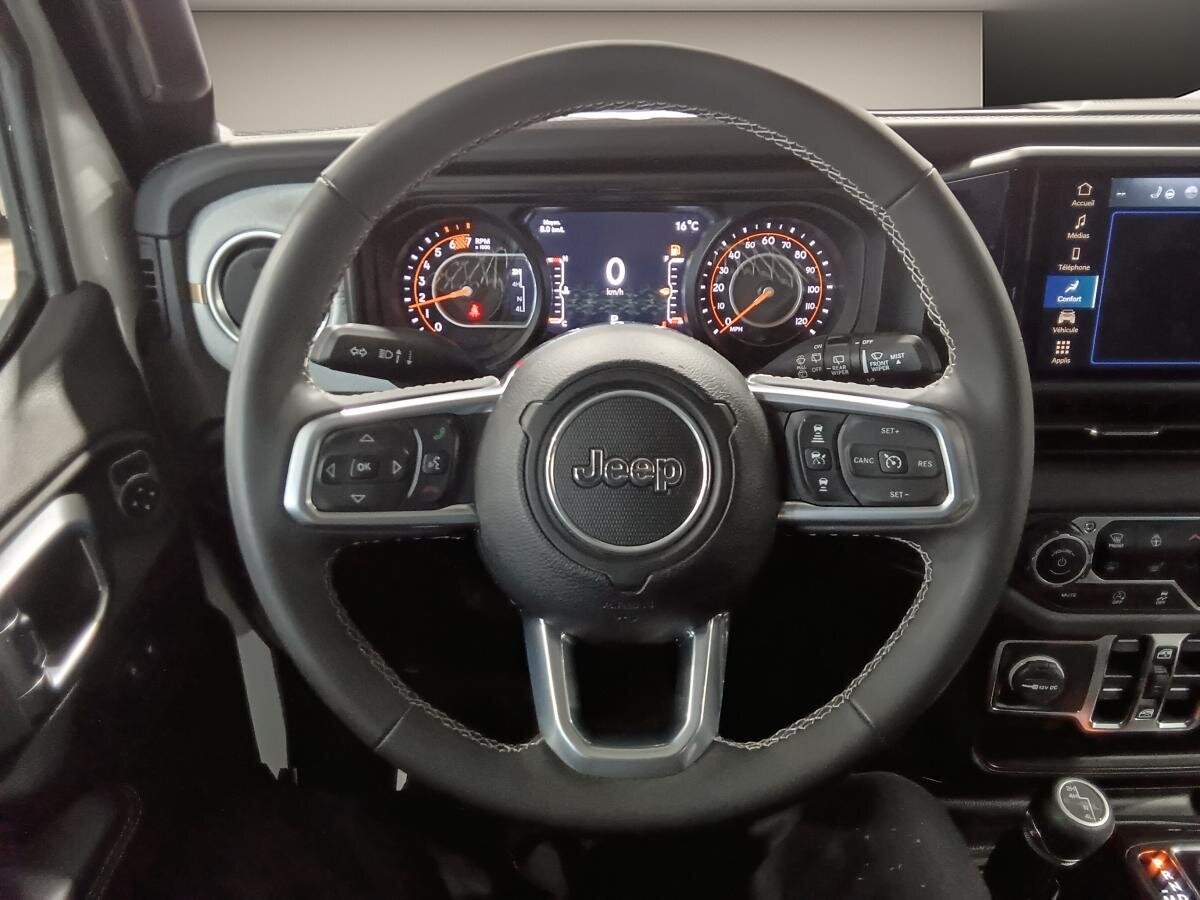 2025 Jeep Wrangler 4 Door - Image 17