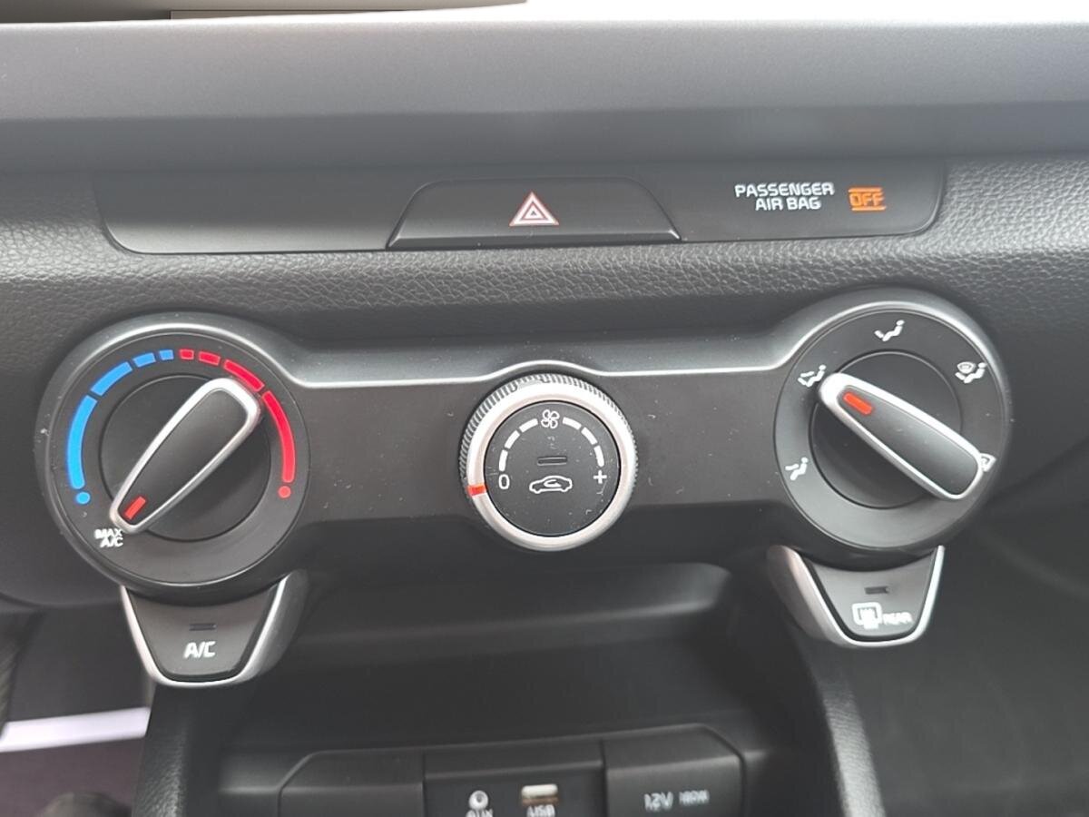 2018 Kia Rio5 - Image 17