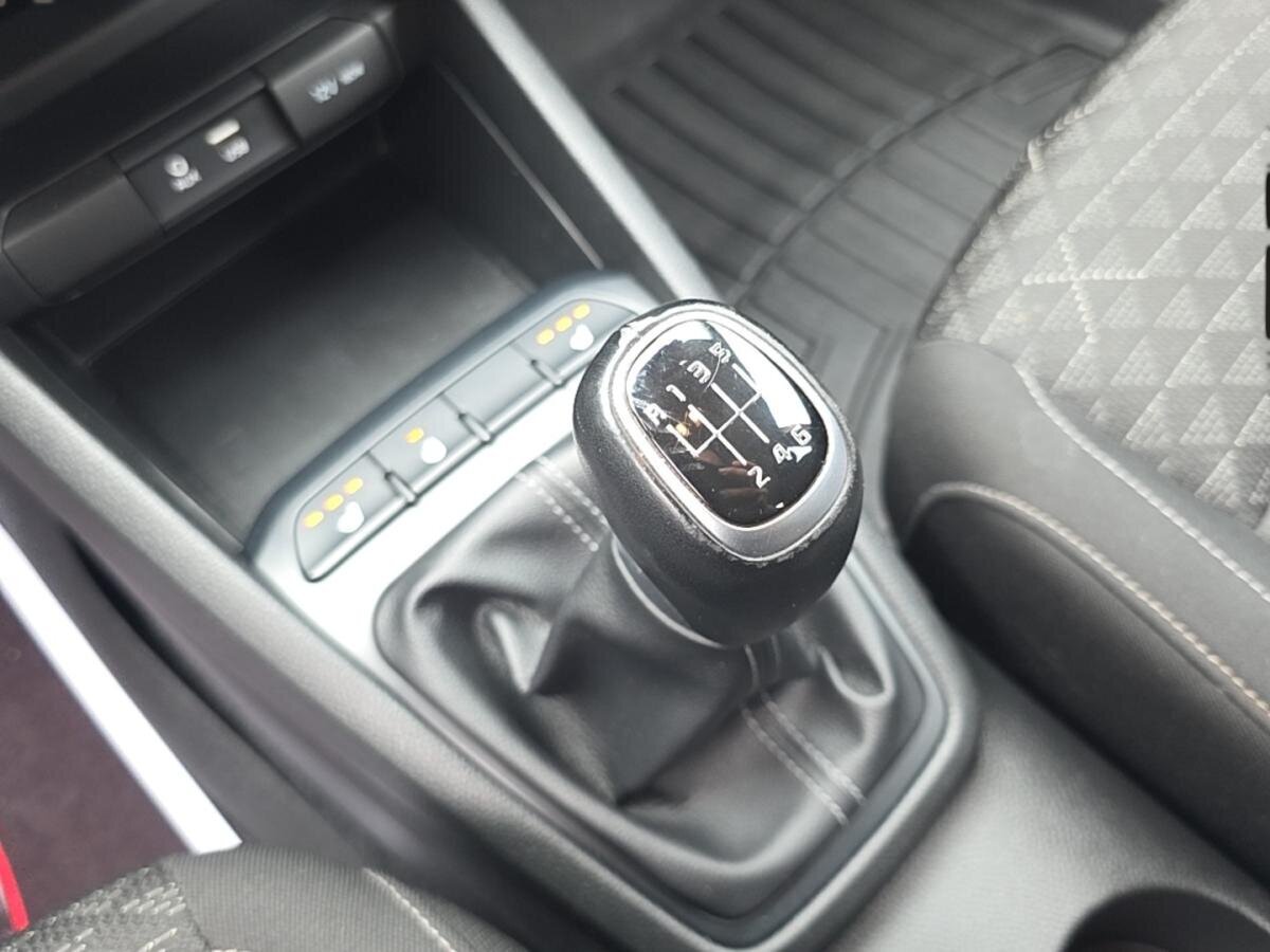 2018 Kia Rio5 - Image 18