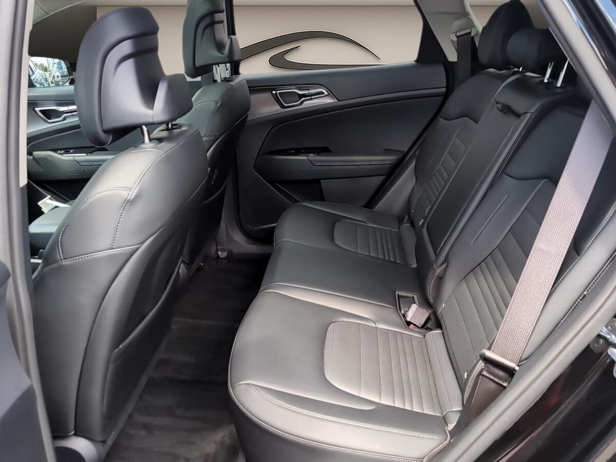 2023 Kia Sportage PHEV - Image 7