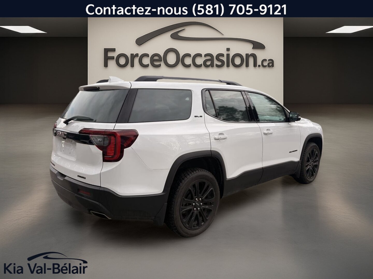2023 GMC Acadia - Image 12