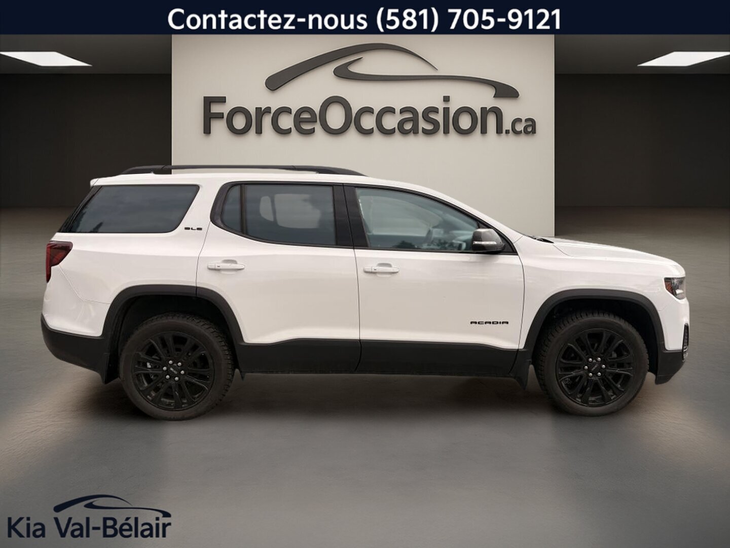 2023 GMC Acadia - Image 13