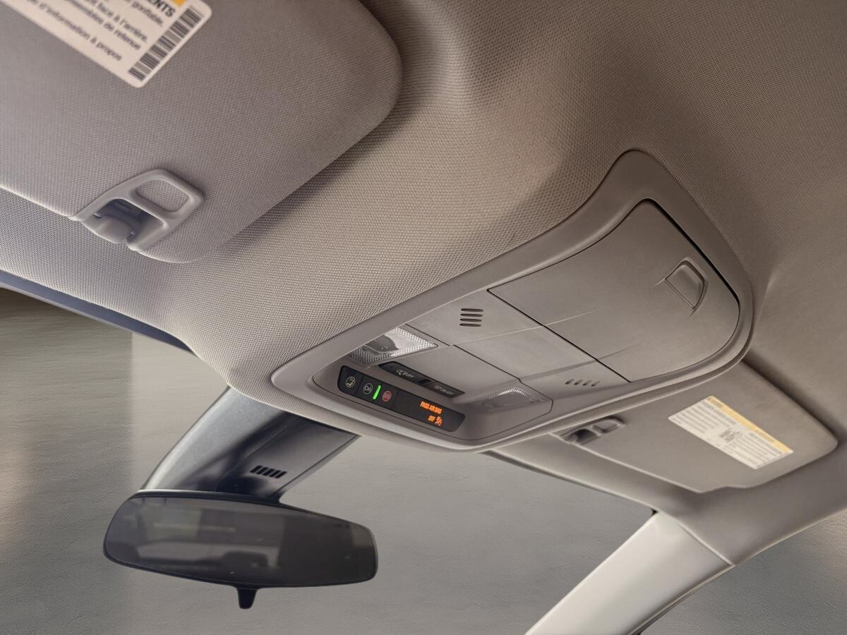 2023 GMC Acadia - Image 26