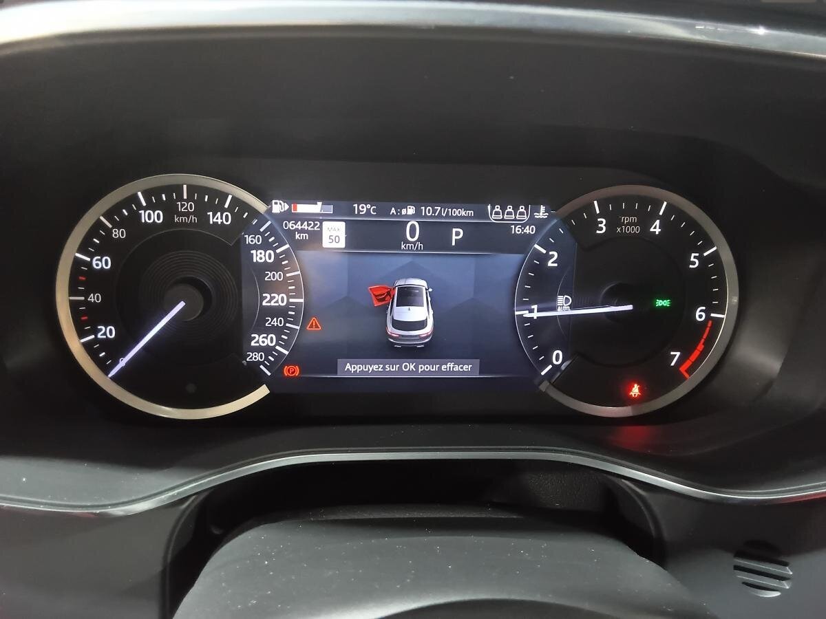 2023 Jaguar F-PACE - Image 15