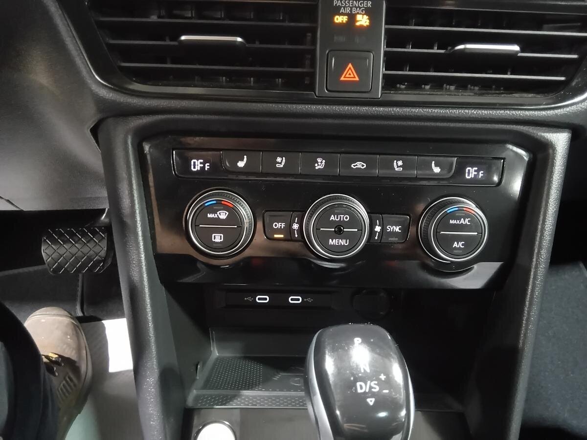 2024 Volkswagen Taos - Image 18