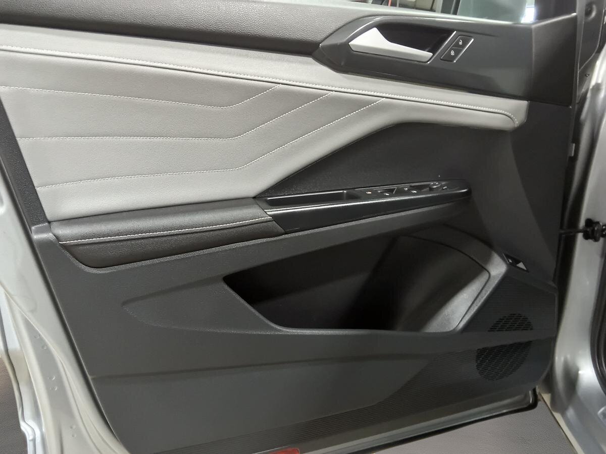 2024 Volkswagen Taos - Image 20