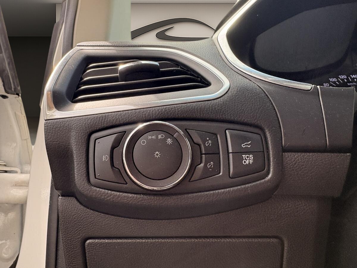 2020 Ford Edge - Image 22