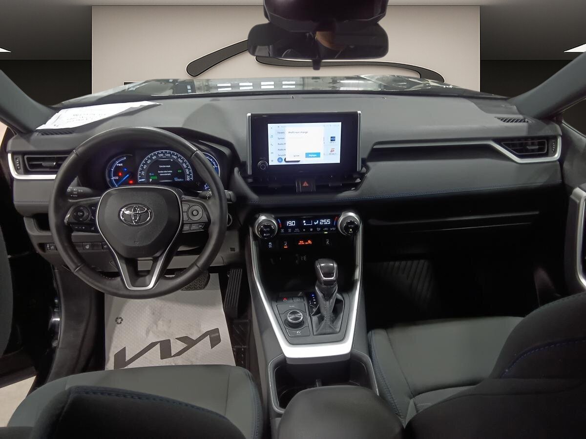 2023 Toyota RAV4 Hybrid - Image 4