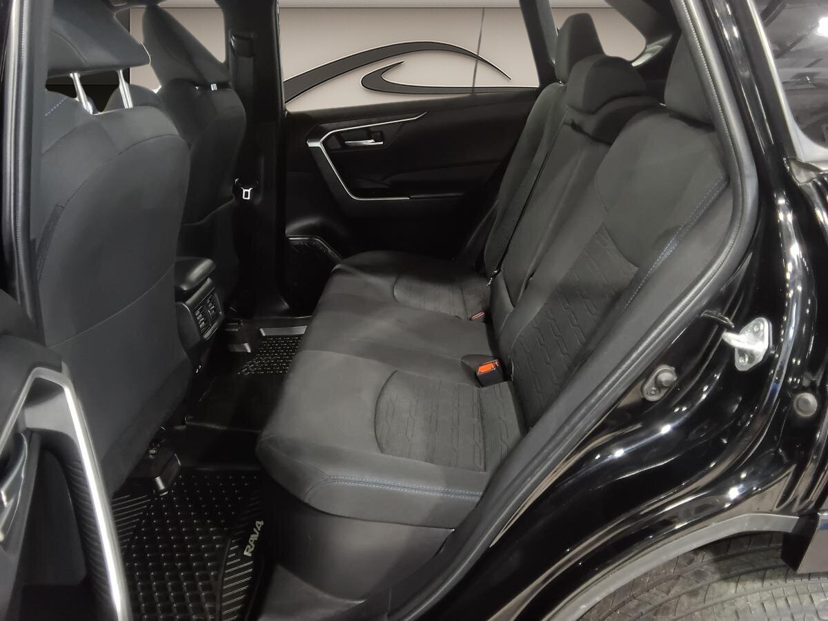 2023 Toyota RAV4 Hybrid - Image 7