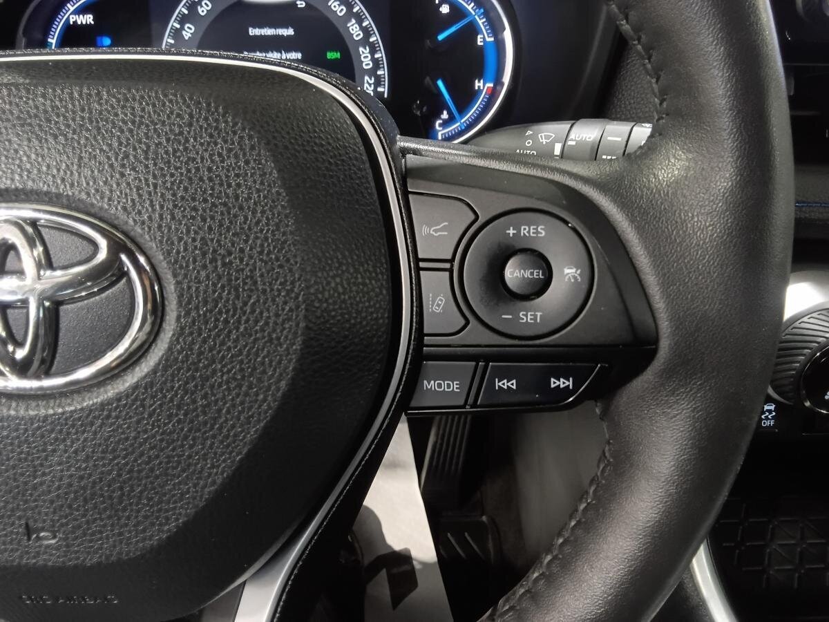 2023 Toyota RAV4 Hybrid - Image 16