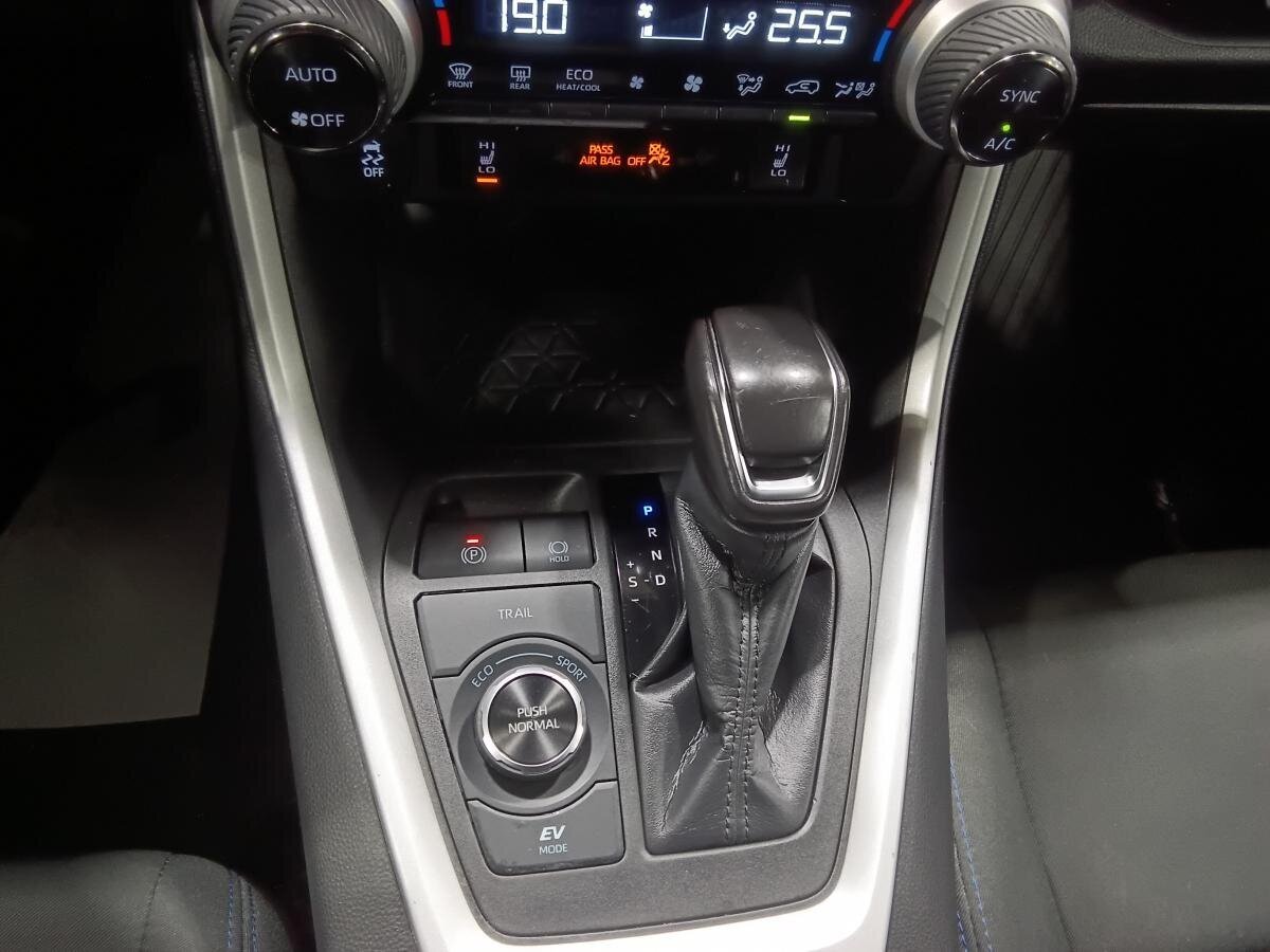 2023 Toyota RAV4 Hybrid - Image 19