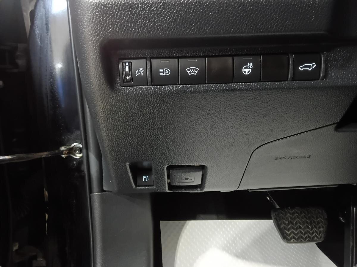2023 Toyota RAV4 Hybrid - Image 20