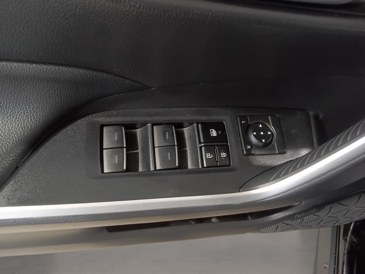 2023 Toyota RAV4 Hybrid - Image 21