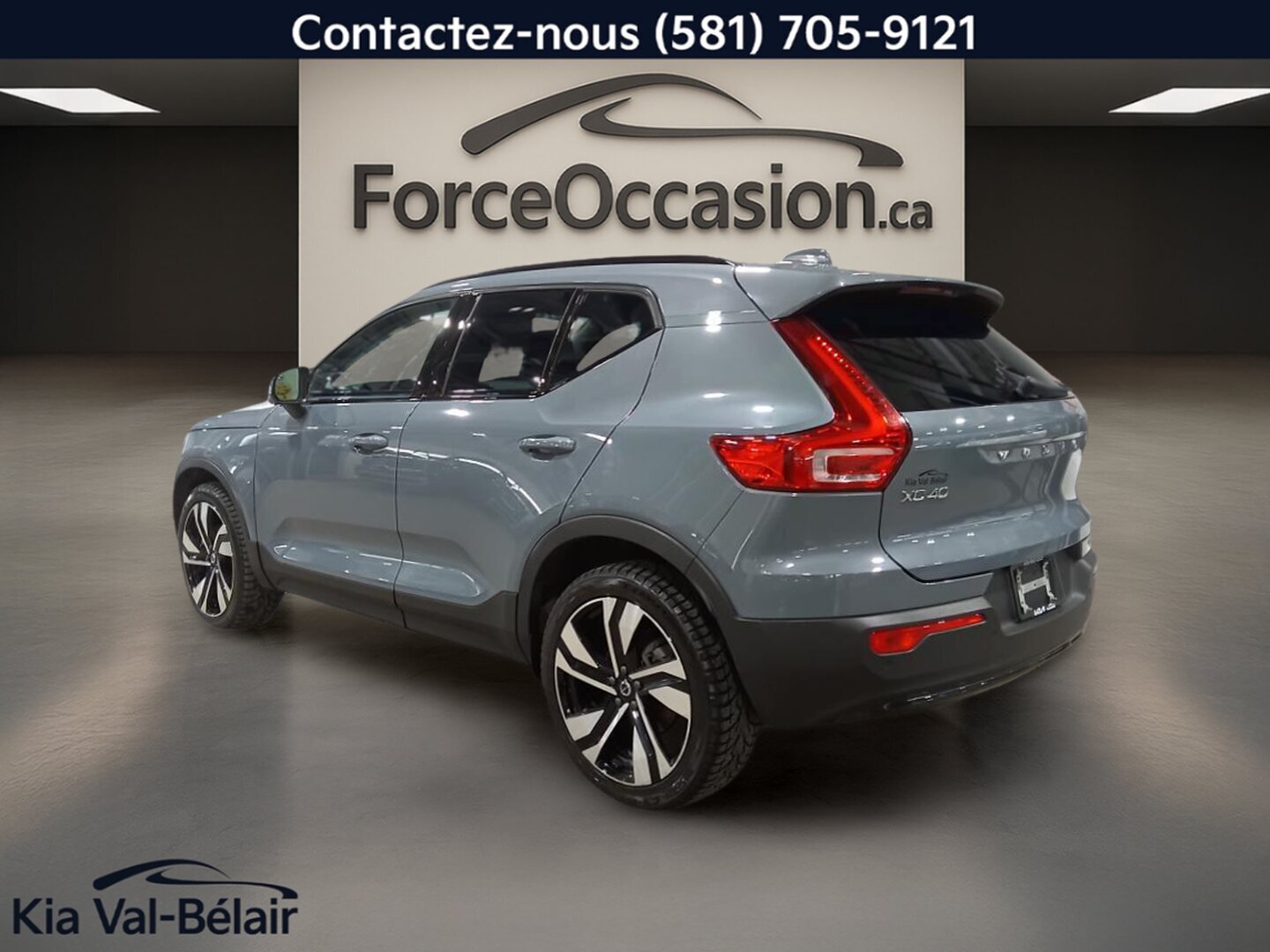2023 Volvo XC40 - Image 8