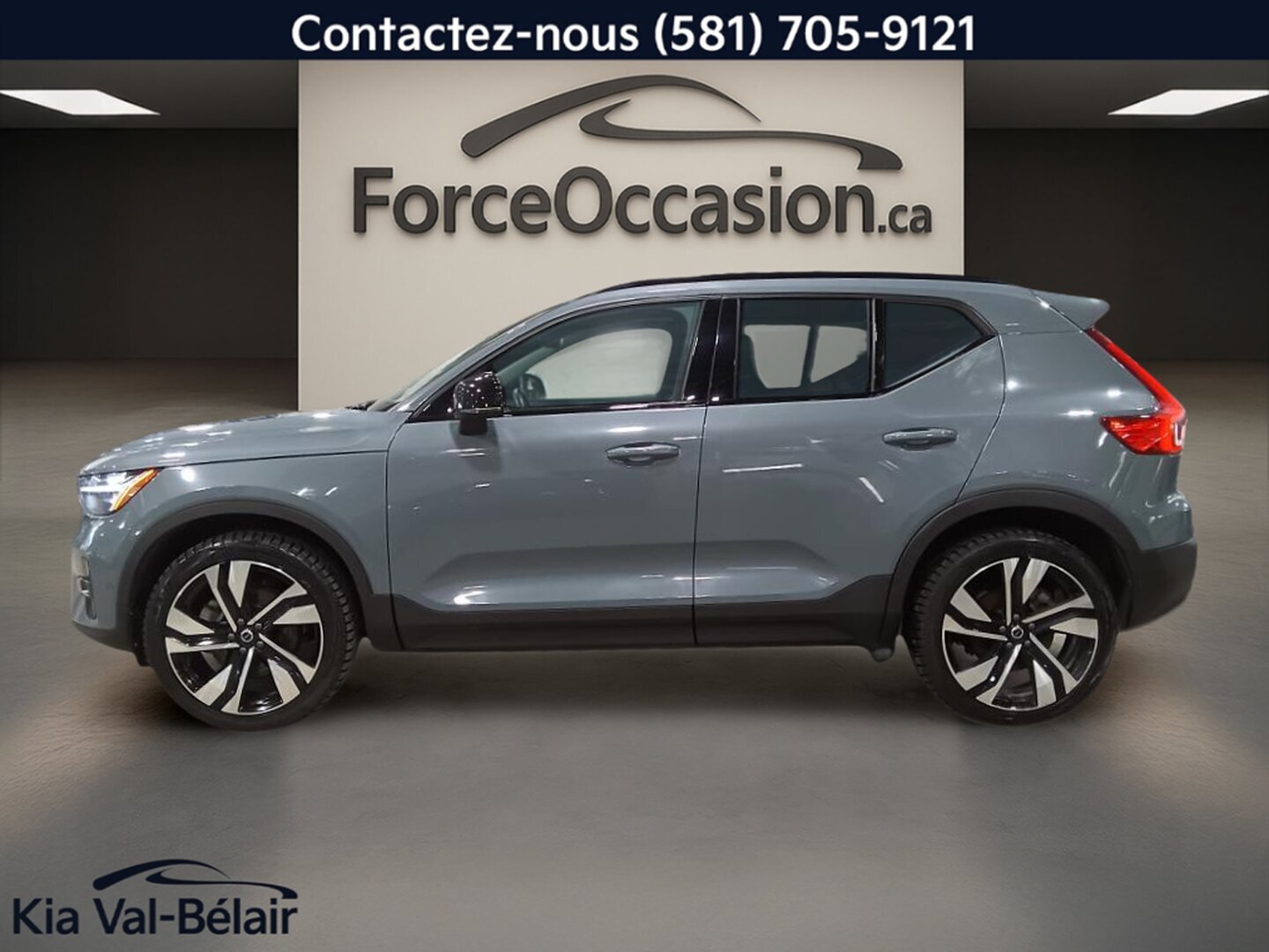 2023 Volvo XC40 - Image 9