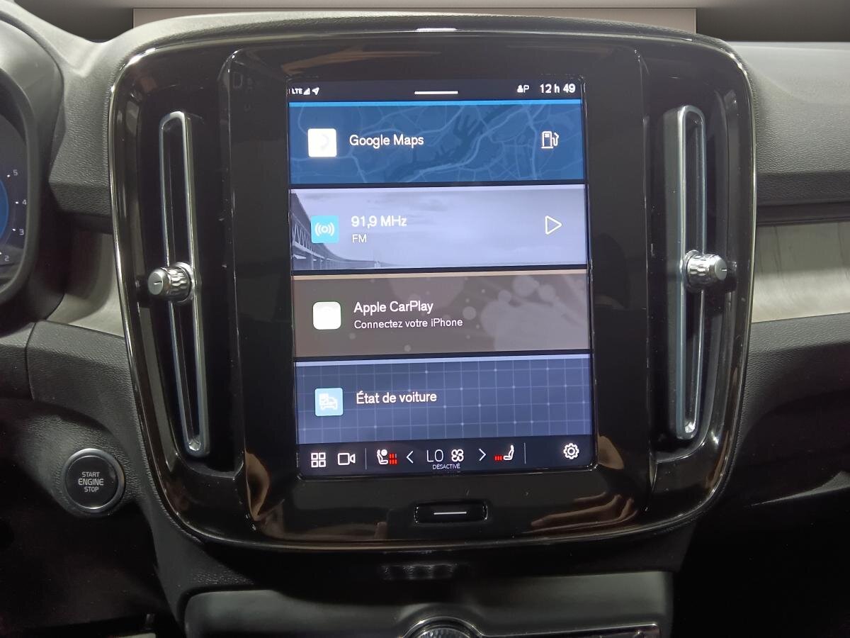 2023 Volvo XC40 - Image 12