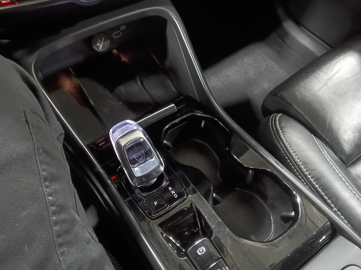 2023 Volvo XC40 - Image 14
