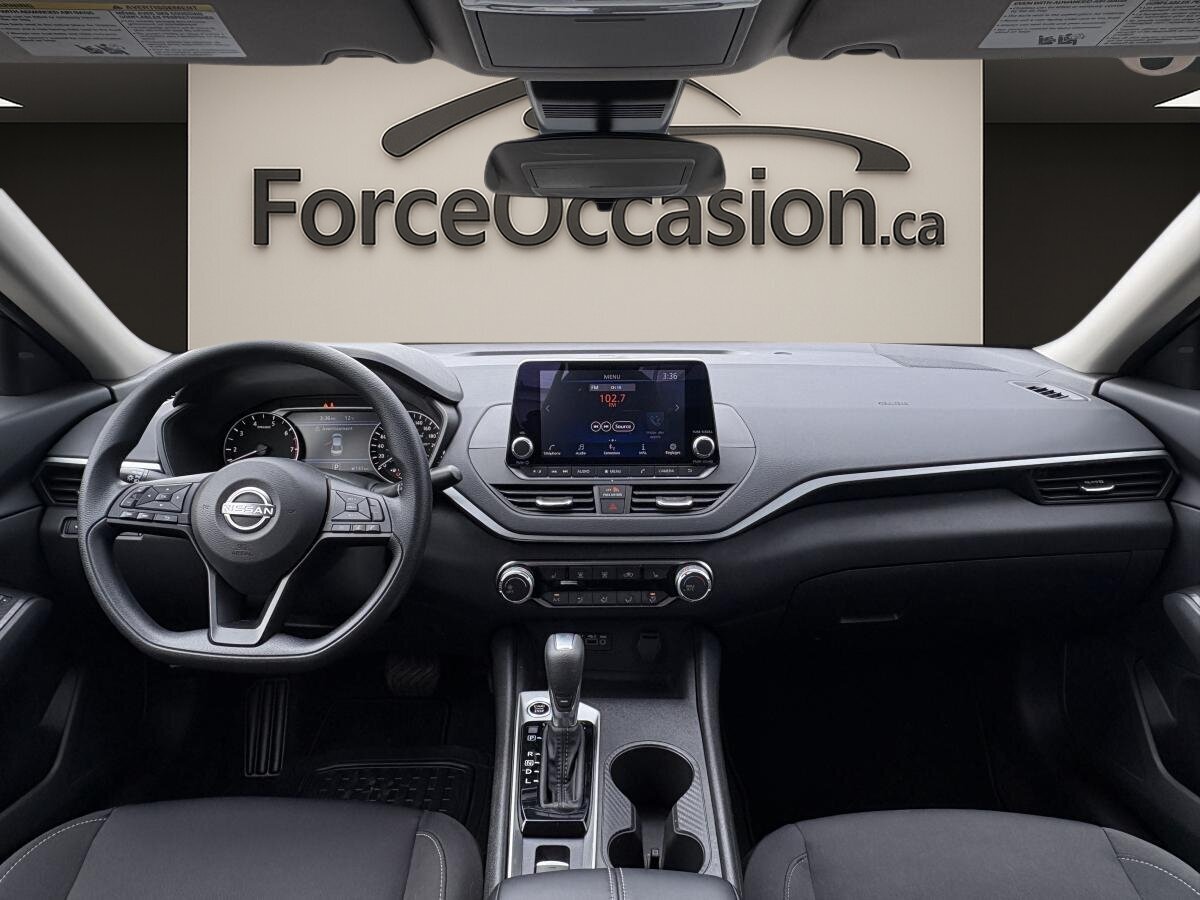 2024 Nissan Altima - Image 4