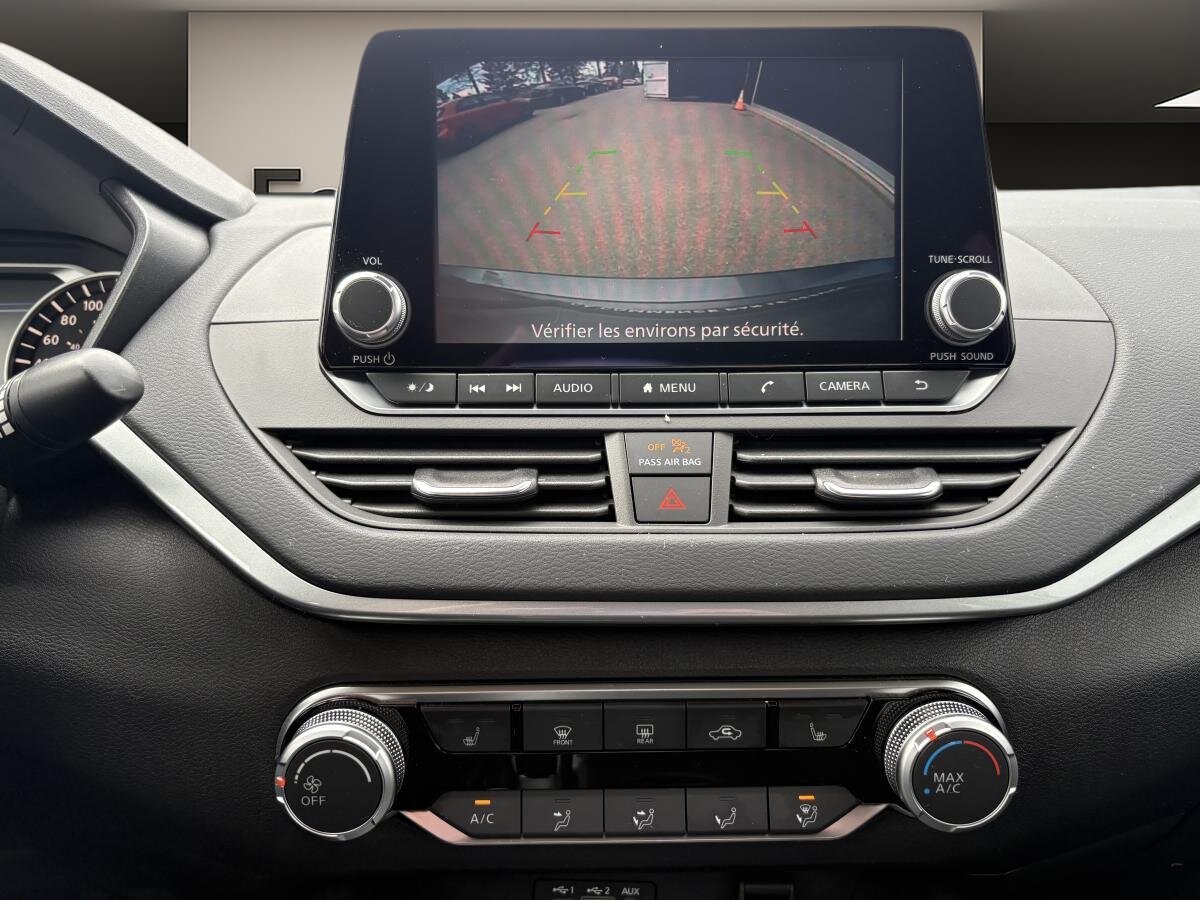 2024 Nissan Altima - Image 17