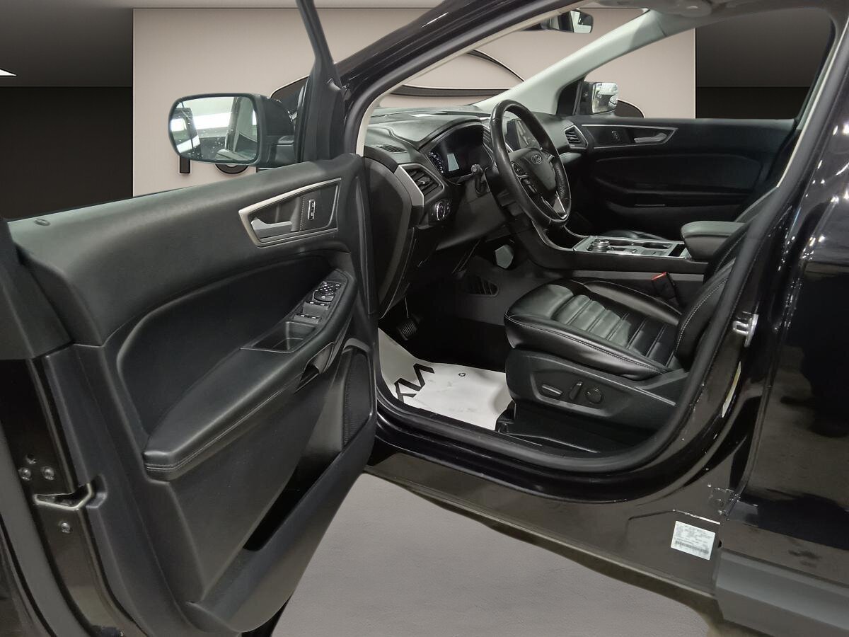 2022 Ford Edge - Image 4