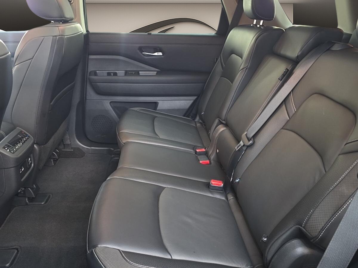 2024 Nissan Pathfinder - Image 11